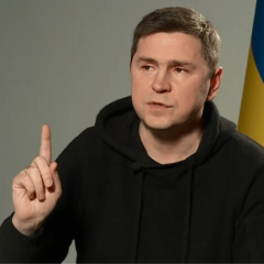 Подоляк комментирует отставку Ермака