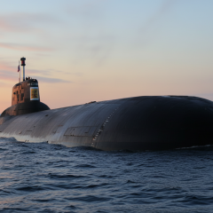 Подводная лодка России в море