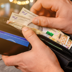 Зарплата в Украине выросла на 22%