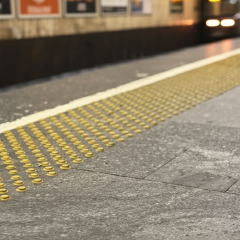 Рух на червоній та зеленій лініях метро