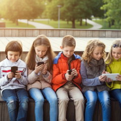 Teenagers banned from using social networks in France