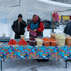 Fresh produce at agricultural fairs
