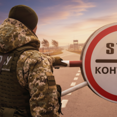 Мужчина с инвалидностью получает визу
