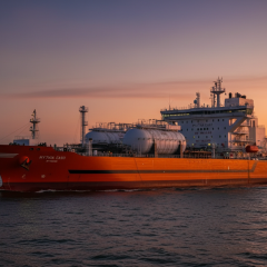 Russia lowers oil prices for China