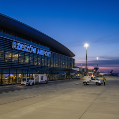 Poland closed airspace due to Russia's attack
