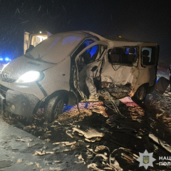 ДТП у Чернігівській області: аварія авто та мікроавтобуса