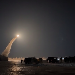 Украинские военные на военном заводе