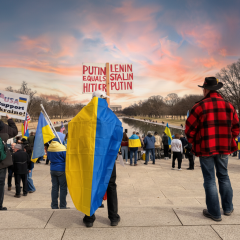 Демонстрация у посольства РФ в Вашингтоне
