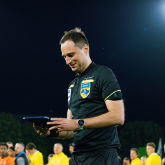 Український арбітр Балакін під час матчу