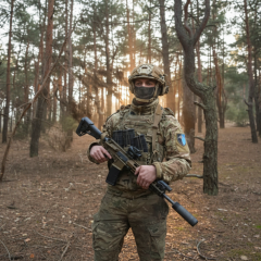 Former New York firefighter defends Ukraine