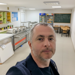 Cafe in Desnianska RDA: rent and lunch