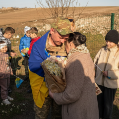 Soldier returned from captivity after exchange
