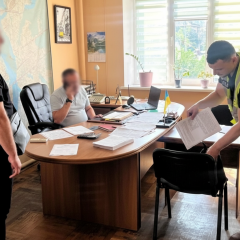 Звинувачення у розтратах на мільйони