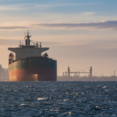 Oil prices exceeded 100 dollars: threat of closing the Ormuz Strait