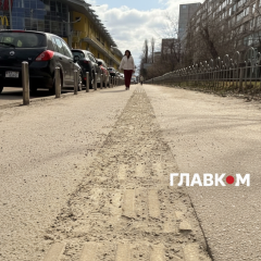 Тактильная плитка с обломками на Оболоні