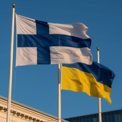 Финляндия и Украина на глобусе