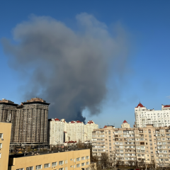 Пожежа на Троєщині: дим над Києвом