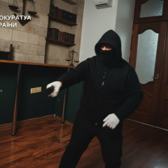 Armed attacker arrested at exchange office in Kyiv