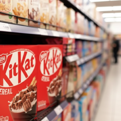 Украденные батончики KitKat на транспорте