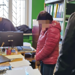 Чиновницу Минкульту в рабочем кабинете