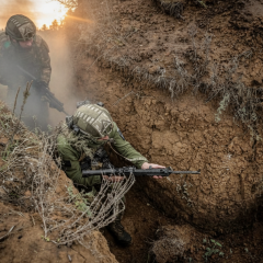 Troop density on the front line: intermittent