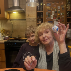 Ada Rogovtseva at 88 paints Easter eggs with family: exclusive photos