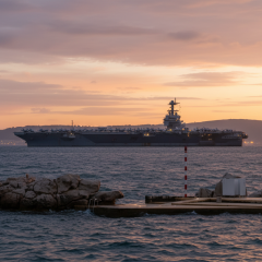 Авіаносець США в морі