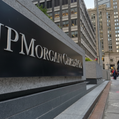 Банк Wall Street зарабатывает на войне