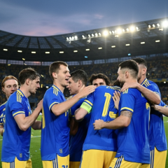 Футбольна збірна України грає у товариських матчах