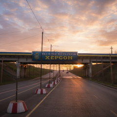 Херсон: российские дроны атакуют пригород