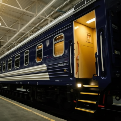 First train with 6 new carriages