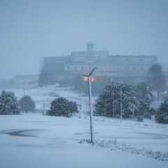 Snow in Greece in May: abnormal cold