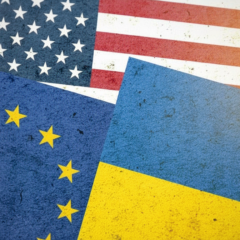 Ракети на фоні прапору України