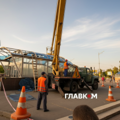 Повреждена станция метро и здания