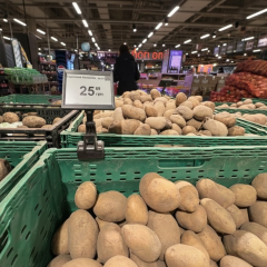 Financial contracts for potatoes