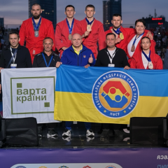 Украинская команда на пьедестале победителей