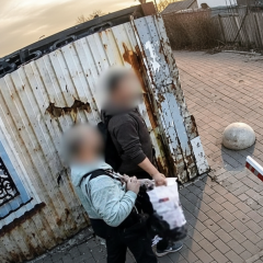 Хірург передає кошти шахраям