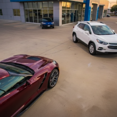 Продажи новых авто в Украине упали