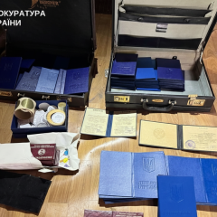 Полиция ликвидирует производство поддельных паспортов