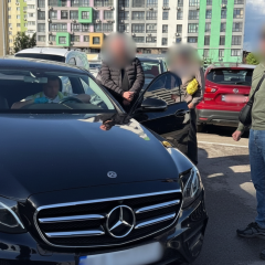 Arrest of organizers of tax evaders smuggling abroad in Kyiv