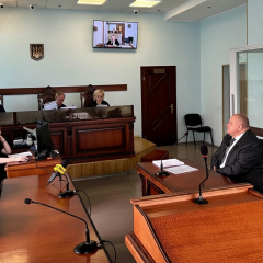 Суд оставил под стражей полицейского