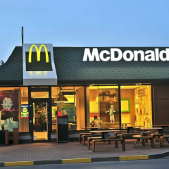 логотип McDonald's та нова стратегія