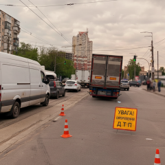 Аварія на вулиці Києва з потерпілою