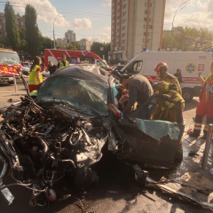 Аварія на швидкості: Mercedes в натовп
