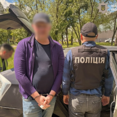 Військовий організує переправлення за кордон