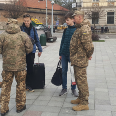 Цілком справжній ТЦК затримує злочинців
