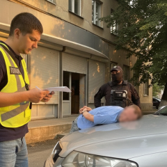 Man arrested for selling vehicles