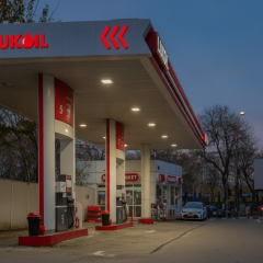 Атака дронів на НПЗ в РФ