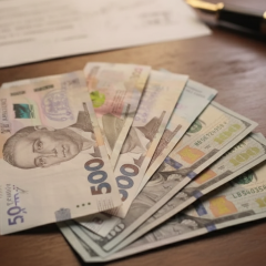 Курс долара та євро на 26 червня