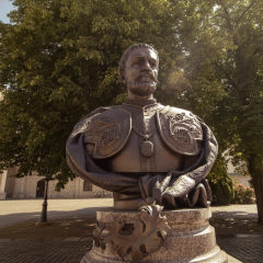 Пам'ятник Мазепі на місці Леніна